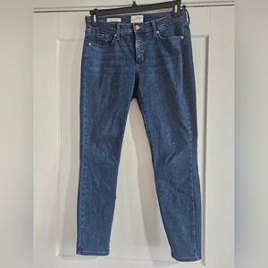 Universal Threads mid-rise curvy skinny jeans - size 8/29R